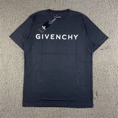 เสื้อยืด givenchy